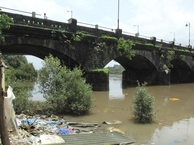 The Old Kalwa bridge was constructed in 1863(Praful Gangurde) The Old Kalwa bridge was constructed in 1863(Praful Gangurde)