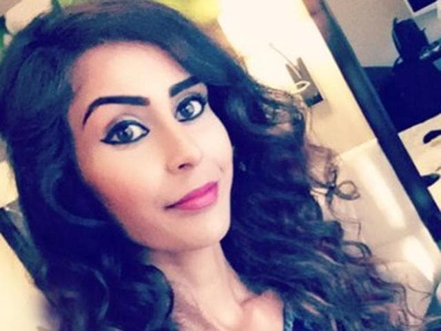 Faizah Shaheen, a British Muslim, was held and questioned by police in the UK on being reported for reading a book on Syrian art during a plane journey.(Photo Courtesy: Twitter)