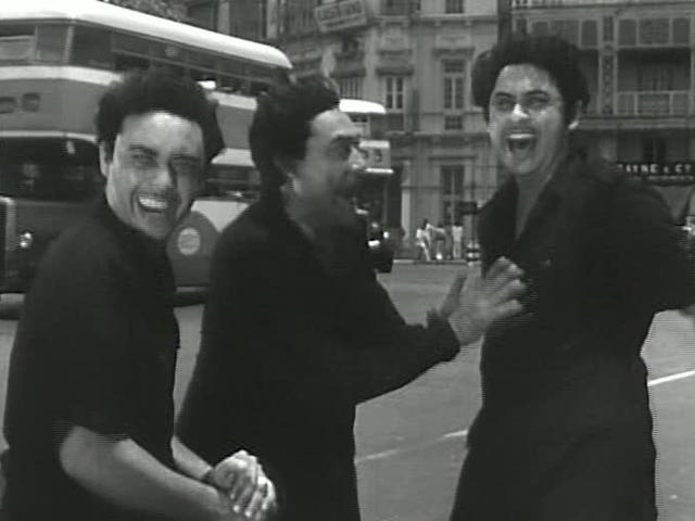 Kishore Kumar teamed up with his brothers Ashok Kumar and Anoop Kumar for Chalti Ka Naam Gaadi. Kishore Kumar teamed up with his brothers Ashok Kumar and Anoop Kumar for Chalti Ka Naam Gaadi.