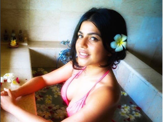 Jet-lagged? No problem, just do what Shenaz did.  (Instagram) 