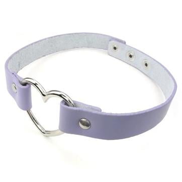 Leather chokers, either embossed or plain, look best when paired with leather pants and a long jacket. (Amazon.in) Leather chokers, either embossed or plain, look best when paired with leather pants and a long jacket. (Amazon.in)