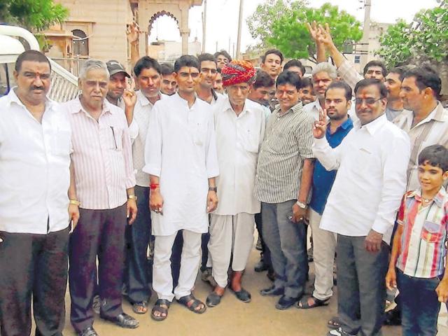 The voters pose at the Tausar panchayat in Nagaur.(HT Photo)