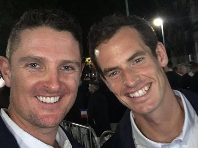 Great Britain golfer Justin Rose found the time to click a selfie with Andy Murray. “Hanging with @andy_murray before the #OpeningCeremony What an amazing experience that was with @TeamGB #GBR,” He wrote on Twitter.