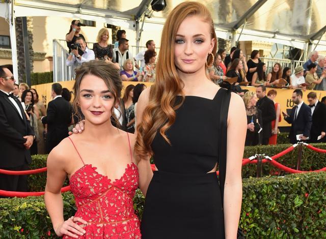 These Game of Throne actors, Maisie Williams and Sophie Turner, have literally grown up together on the set. (Star World)