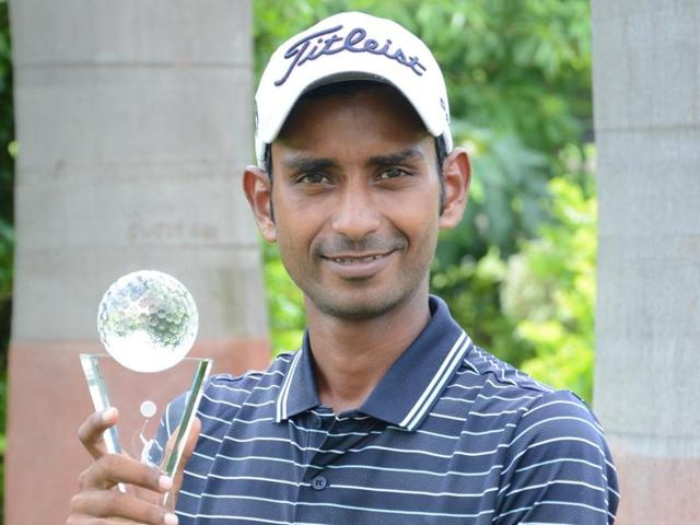 Delhi’s Rashid Khan ended a 20-month title drought by clinching the Take Solutions Classic Professional Golf Tour of India tournament at the Noida Golf Course on Saturday.(HT Photo)