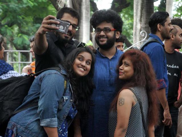 People of all ages – whether a part of the LGBT community or not – came out in support of the cause. (Yogesh Joshi/HT Photo) People of all ages – whether a part of the LGBT community or not – came out in support of the cause. (Yogesh Joshi/HT Photo)
