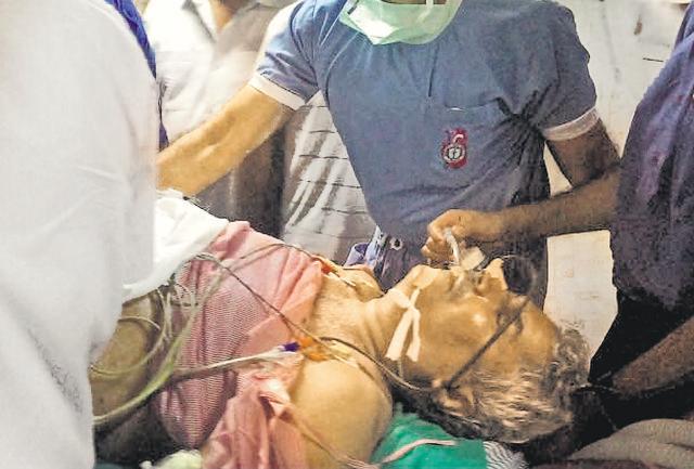 RSS leader Jagdish Gagneja being admitted to DMC Hospital in Ludhiana on Sunday. (HT Photo) RSS leader Jagdish Gagneja being admitted to DMC Hospital in Ludhiana on Sunday. (HT Photo)