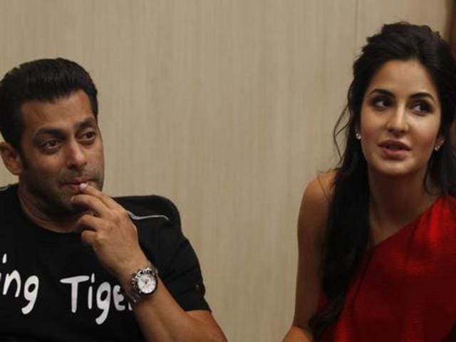 After parting ways from Ranbir Kapoor, Katrina has been spotted with the Dabangg star at various events, be it at Bigg Boss where she promoted her film Fitoor, Baba Siddique’s Iftaar party or at Salman’s Sultan screening.