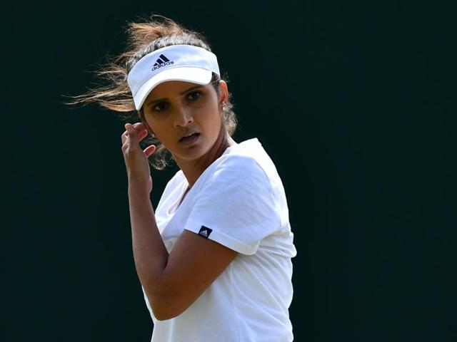 Sania Mirza and her doubles partner Prarthana Thombare went down fighting.(AP)