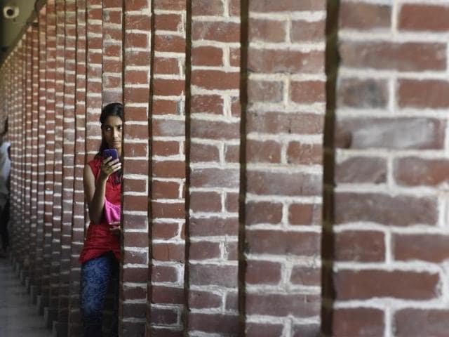 A girl at Miranda House college of Delhi University colleges in the North Campus.(Saumya Khandelwal/HT FILE PHOTO) A girl at Miranda House college of Delhi University colleges in the North Campus.(Saumya Khandelwal/HT FILE PHOTO)