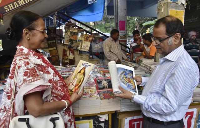 A couple of book stalls in the local market sell Bengali newspapers and magazines. (Tribhuwan Sharma/ HT Photo) A couple of book stalls in the local market sell Bengali newspapers and magazines. (Tribhuwan Sharma/ HT Photo)