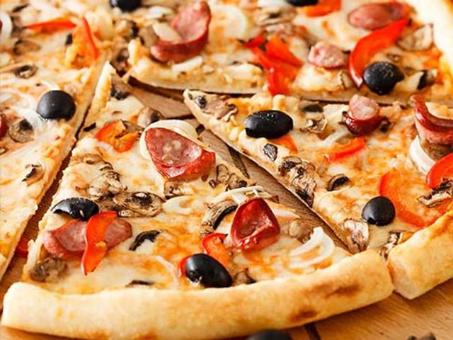 The cost of each pizza from the ‘pizza atm’ is around $10, with the ATM accepting credit and debit cards, as well as a student card. (Shutterstock photo for representation) The cost of each pizza from the ‘pizza atm’ is around $10, with the ATM accepting credit and debit cards, as well as a student card. (Shutterstock photo for representation)