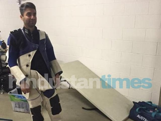 A bemused Bindra looks in as the table that his rifle was placed on collapsed. Apparently the clamps were not in place (Ht Photo)