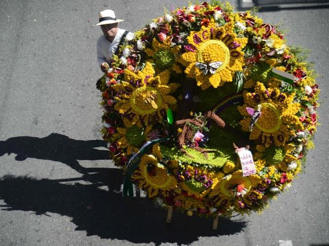 Silleteros: Colombia’s Medellin comes alive with colourful flower ...