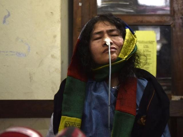 Human rights activist Irom Sharmila speaks to the media in Imphal after ending her 16-year hunger strike on Tuesday.(Saumya Khandelwal/HT Photo)