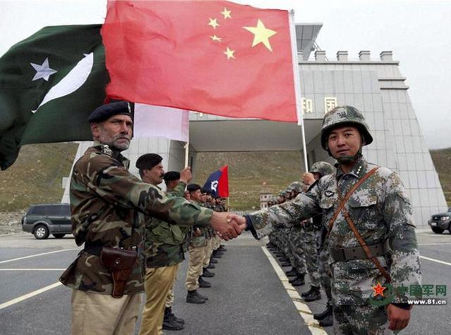 Chinese and Pakistan troops after the launch of their first joint patrolling of the border connecting PoK with Xinjiang province, China.(PTI file photo)