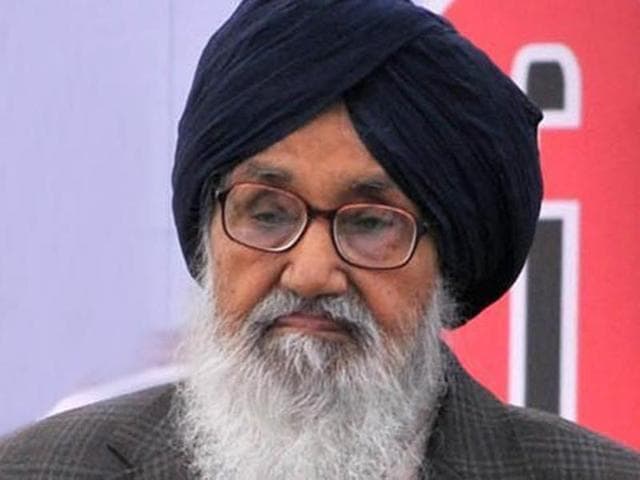 Chief minister Parkash Singh Badal during a sangat darshan in Hoshiarpur on Tuesday.(HT Photo)