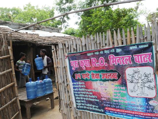 One of the RO water plants run in a thatched hut at Simri village of Buxar district. (AP Dube/HT Photo) One of the RO water plants run in a thatched hut at Simri village of Buxar district. (AP Dube/HT Photo)