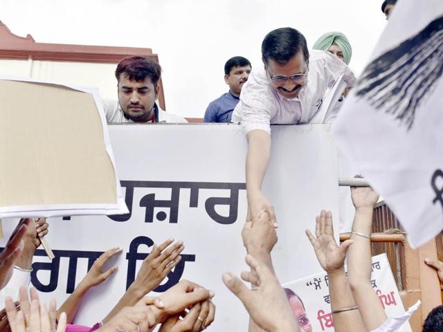 The court was hearing four separate petitions filed in public interest, including one by Maken, seeking to restrain the AAP government from airing publicity campaign and advertisements allegedly glorifying chief minister Arvind Kejriwal and his Aam Aadmi Party by “wasting public funds”.(Hindustan Times) The court was hearing four separate petitions filed in public interest, including one by Maken, seeking to restrain the AAP government from airing publicity campaign and advertisements allegedly glorifying chief minister Arvind Kejriwal and his Aam Aadmi Party by “wasting public funds”.(Hindustan Times)
