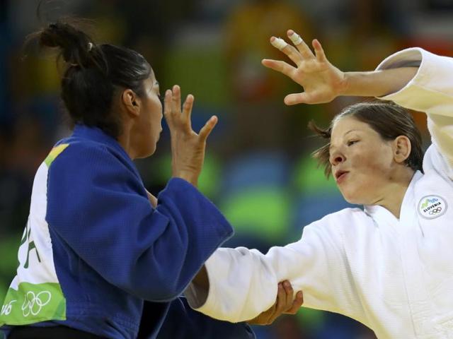Mariana Silva of Brazil (left) and Tina Trstenjak of Slovenia compete in the women’s 63 kg judo quarterfinal match. (REUTERS) Mariana Silva of Brazil (left) and Tina Trstenjak of Slovenia compete in the women’s 63 kg judo quarterfinal match. (REUTERS)