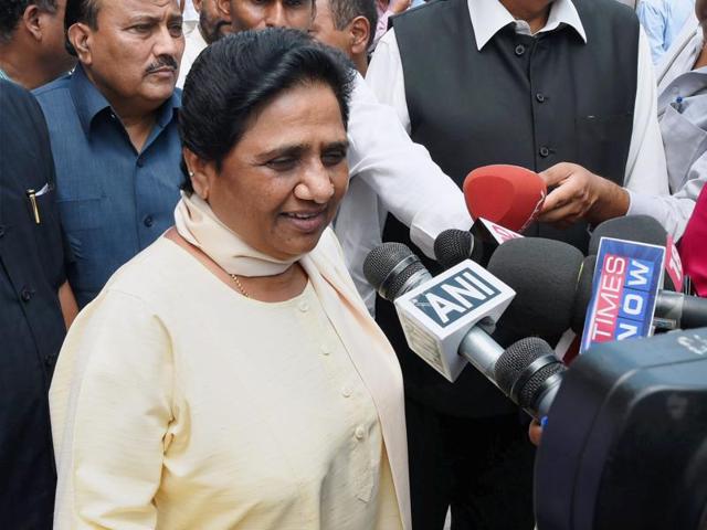 BSP chief Mayawati meets one of the victims of the Una incident at a civil hospital in Gujarat on August 4, 2016.(Siddharaj Solanki/ Hindustan Times)