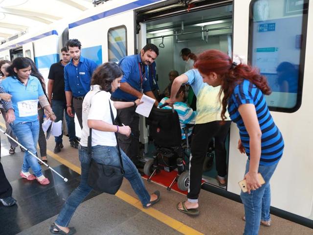 A ramp was placed to assist the passengers entering the Phase 2 Rapid Metro on August 7.(Amal KS/HT)