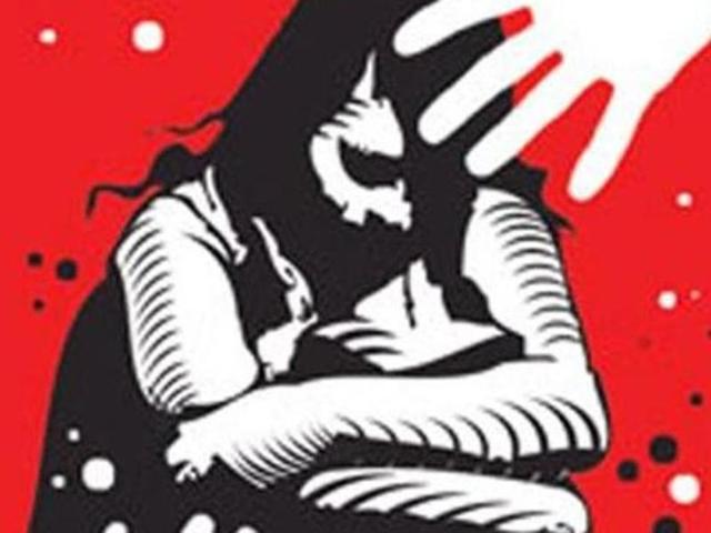 A class 10th girl of a government school in Gurgaon was allegedly gangraped by her acquaintances after being held captive for two days in Delhi.(For representative purpose only/HT Photo)