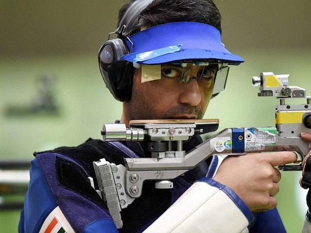 Abhinav Bindra missed out on bronze in the men's 10m air rifle by a whisker.(PTI) Abhinav Bindra missed out on bronze in the men's 10m air rifle by a whisker.(PTI)