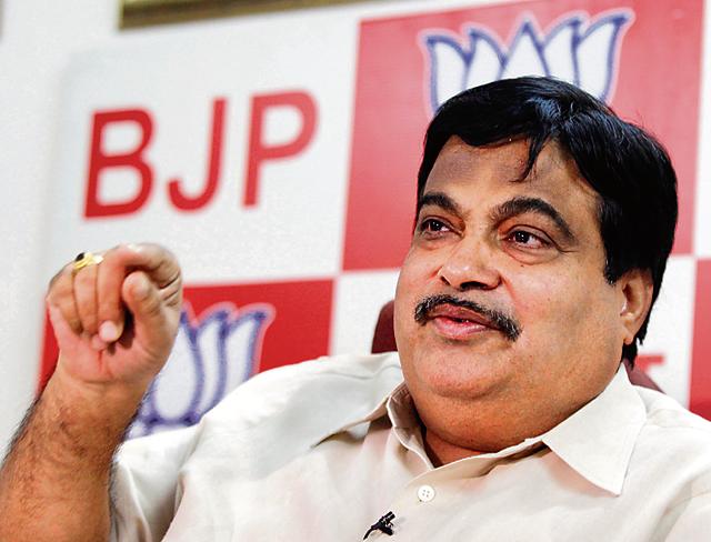 Now, people of Vidarbha are looking up to their most prominent politicians from Nagpur — Nitin Gadkari (in pic) and Fadnavis — to deliver on development, so there is still hope for the region within the ambit of Maharashtra which pays it handsomely for the thermal power and other resources that Bombay derives from the region.(REUTERS)