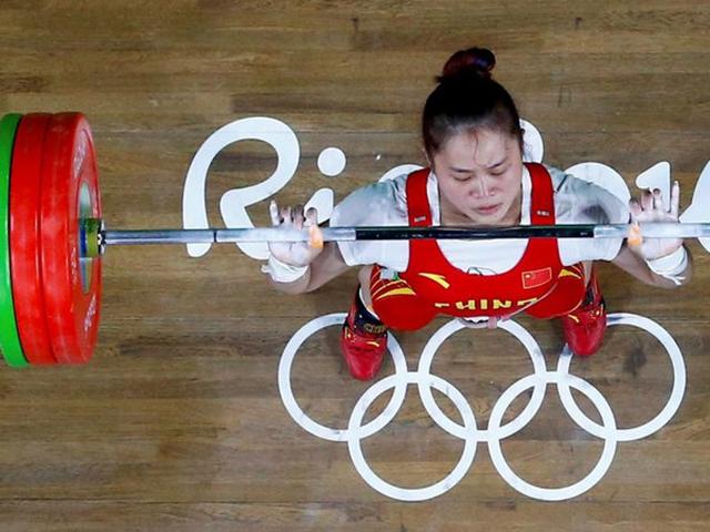 Deng Wei of China competes in the women’s 63 kg weightlifting finals. (REUTERS) Deng Wei of China competes in the women’s 63 kg weightlifting finals. (REUTERS)