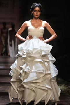 Model sports a ruffle gown by designers Shantanu & Nikhil (Photo: shantanuandnikhil.com) Model sports a ruffle gown by designers Shantanu & Nikhil (Photo: shantanuandnikhil.com)