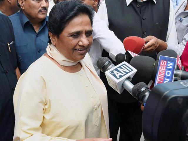 BSP chief Mayawati interacts with journalists at Parliament House in Delhi.(PTI)