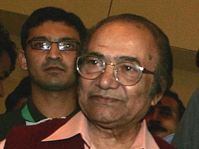 Pakistan batting great, Hanif Mohammad, who passed away in Karachi on Thursday aged 81.(AP File Photo) Pakistan batting great, Hanif Mohammad, who passed away in Karachi on Thursday aged 81.(AP File Photo)