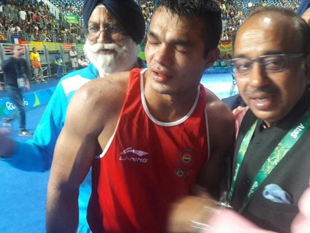 Vijay Goel with Vikas Krishan in Rio de Janeiro(Picture courtesy: Twitter)