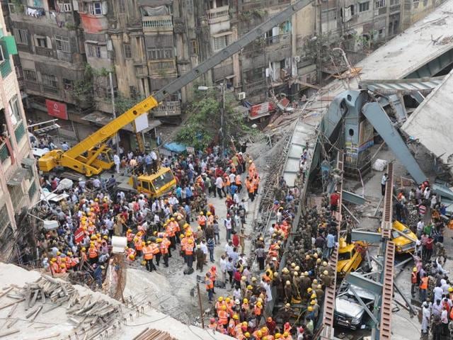 Portion of the flyover that collapsed in March this year.(Subhankar Chakraborty/HT) Portion of the flyover that collapsed in March this year.(Subhankar Chakraborty/HT)
