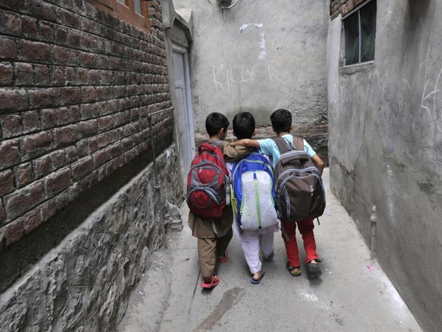The government has been asking students to rejoin schools. On its Facebook page, the directorate of school education, wrote a message for school children on August 9. (Waseem Andrabi / HT Photo)