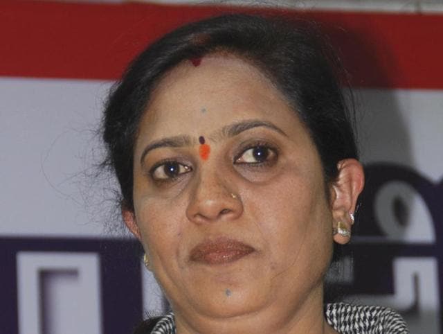 Madhya Pradesh Women's Commission chairperson Lata Wankhede said wearing scarf is an unsafe practice for girls. (HT photo) Madhya Pradesh Women's Commission chairperson Lata Wankhede said wearing scarf is an unsafe practice for girls. (HT photo)