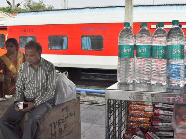 Railways said between 2012 and 2014 IRCTC sold around 11 crore bottles every year. In 2014-15 the production of the bottles dropped because the static and mobile licensees chose other brands.(HT Photo)