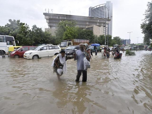 Water logging after heavy rain near Zakir Hussain College in New Delhi on Friday. (Arun Sharma/Hindustan Times) Water logging after heavy rain near Zakir Hussain College in New Delhi on Friday. (Arun Sharma/Hindustan Times)