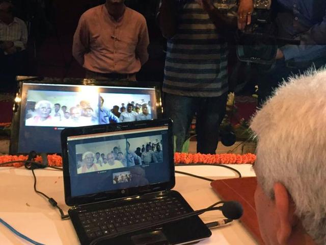 Union telecommunication minister Manoj Sinha inaugurated Wi-Fi and hotspot services on the Bharat Net Optical Fibre at Nagepur and Jayapur villages in Varanasi on Saturday.(Manoj Sinha on Twitter) Union telecommunication minister Manoj Sinha inaugurated Wi-Fi and hotspot services on the Bharat Net Optical Fibre at Nagepur and Jayapur villages in Varanasi on Saturday.(Manoj Sinha on Twitter)