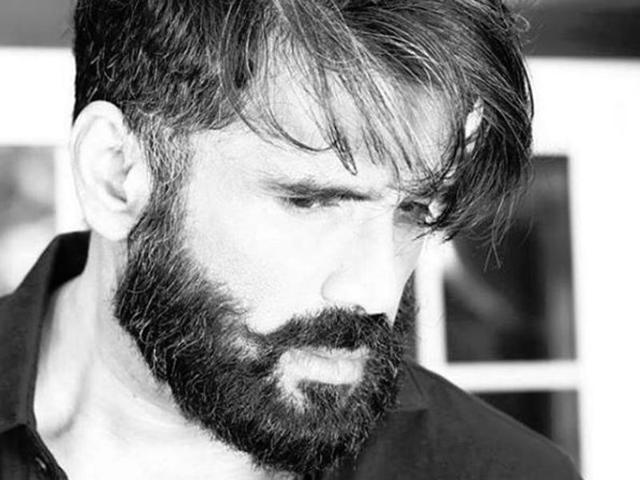 We’ll just go ahead and say this: Suniel Shetty is one of the hottest dads in the industry right now. Maybe even the hottest. (Instagram)