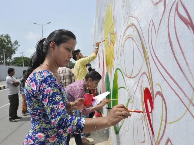 Artists have taken it upon themselves to get the “Grafitti captital” tag for Ludhiana. (HT File Photo)