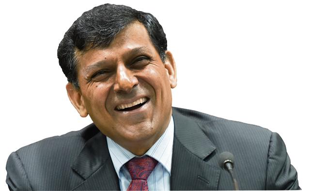 Raghuram Rajan interacts with the media during press conference after the monetary policy statement on Tuesday, August 09.(Hindustan Times) Raghuram Rajan interacts with the media during press conference after the monetary policy statement on Tuesday, August 09.(Hindustan Times)