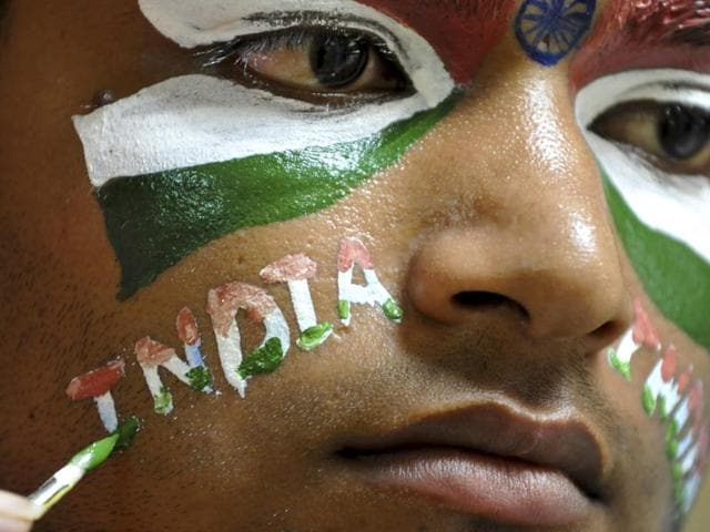 A participant at a face-painting competition. (Sunil Ghosh / ht photo) A participant at a face-painting competition. (Sunil Ghosh / ht photo)