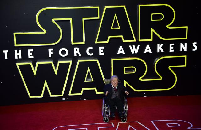 This file photo taken on December 16, 2015 shows British actor Kenny Baker attends the opening of the European Premiere of Star Wars: The Force Awakens in central London. (AFP) This file photo taken on December 16, 2015 shows British actor Kenny Baker attends the opening of the European Premiere of Star Wars: The Force Awakens in central London. (AFP)