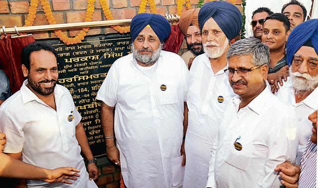 Punjab deputy chief minister Sukhbir Singh Badal, public works department minister Janmeja Singh Sekhon and Akali legislator Sarup Chand Singla during the foundation-stone-laying ceremony of railway overbridge on the Dabwali road in Bathinda on Saturday. (Sanjeev Kumar/HT) Punjab deputy chief minister Sukhbir Singh Badal, public works department minister Janmeja Singh Sekhon and Akali legislator Sarup Chand Singla during the foundation-stone-laying ceremony of railway overbridge on the Dabwali road in Bathinda on Saturday. (Sanjeev Kumar/HT)