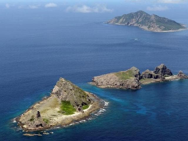 A group of disputed islands, Uotsuri island (top), Minamikojima (bottom) and Kitakojima, known as Senkaku in Japan and Diaoyu in China is seen in the East China Sea, in this photo taken by Kyodo September 2012. (File Photo) A group of disputed islands, Uotsuri island (top), Minamikojima (bottom) and Kitakojima, known as Senkaku in Japan and Diaoyu in China is seen in the East China Sea, in this photo taken by Kyodo September 2012. (File Photo)