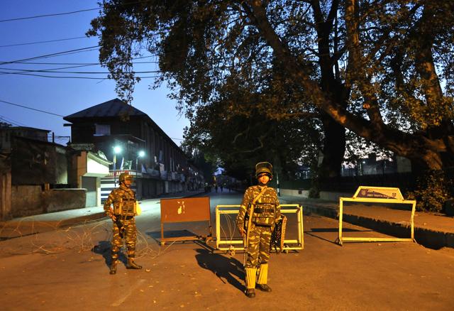 Paramilitary soldiers stand guard in the centre of Lal Chowk in Srinagar on August 13, 2016 as India and Pakistan celebrate their Independence days. (Waseem Andrabi / HT Photo)