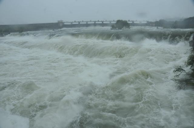 Since the onset of monsoon, the state has been getting good rainfall, with some regions like Nashik even facing floods from the Godavari River. (HT Photo)