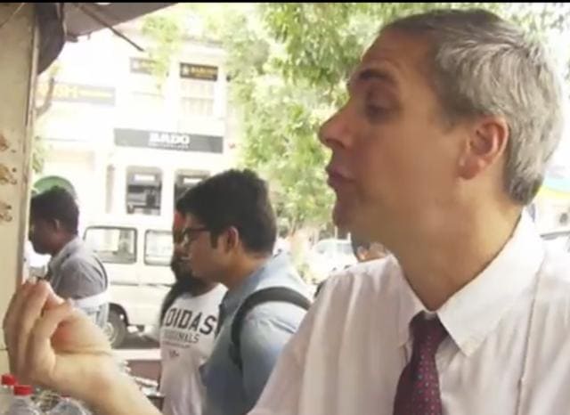 American diplomat Richard tries a paan for the first time.(Photo credit: Video grab from YouTube)